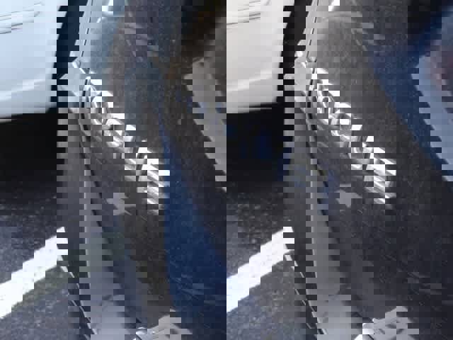 Used 2018 Nissan Rogue SV w/ Premium Package image 12