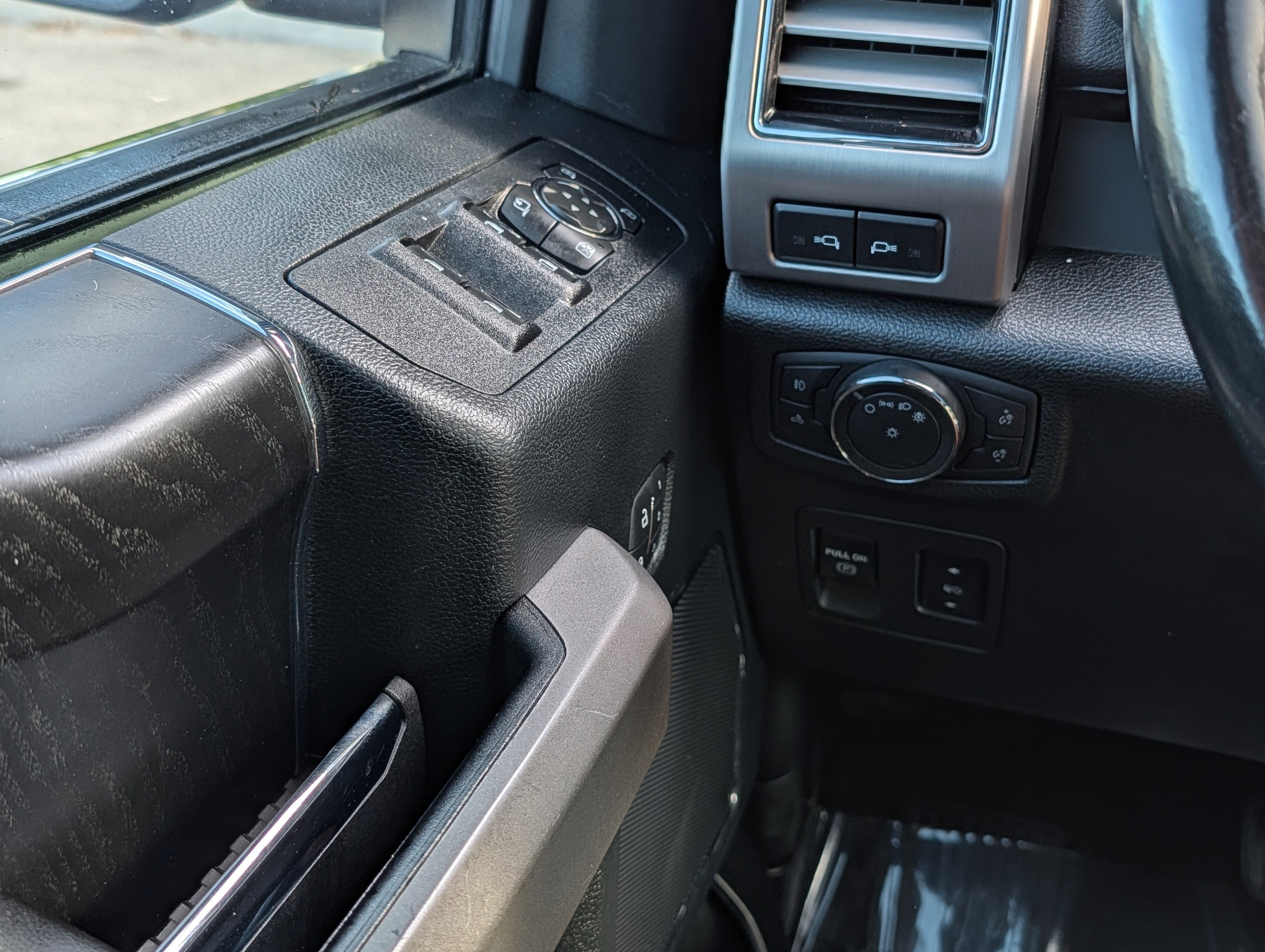 Used 2020 Ford F150 Platinum w/ Equipment Group 701A Luxury AWD/4WD image 25