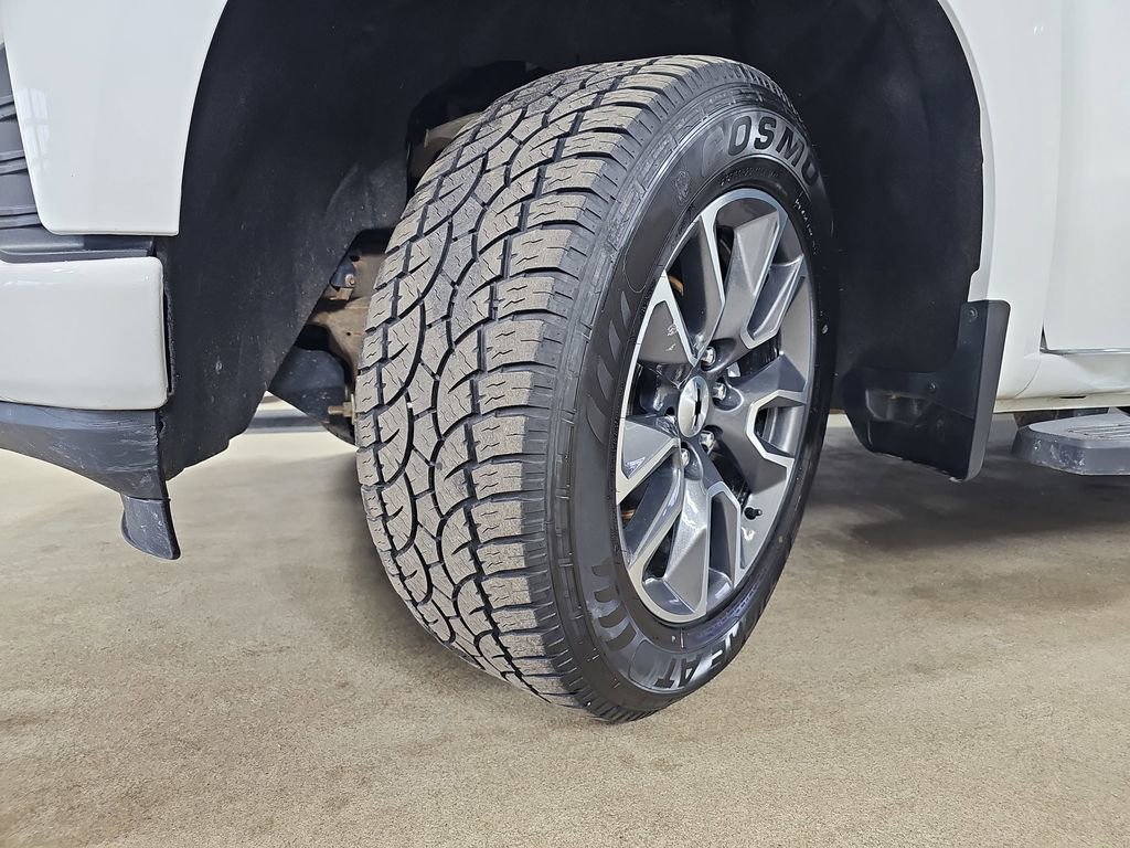 Certified 2021 Chevrolet Silverado 1500 RST image 36