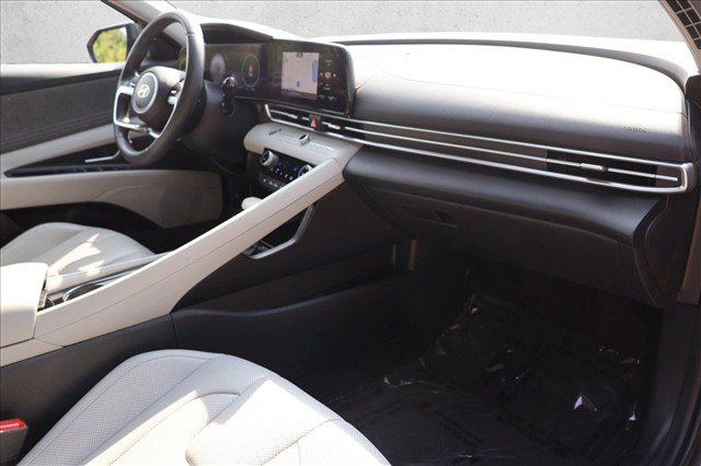Certified 2024 Hyundai Elantra Limited FWD image 28