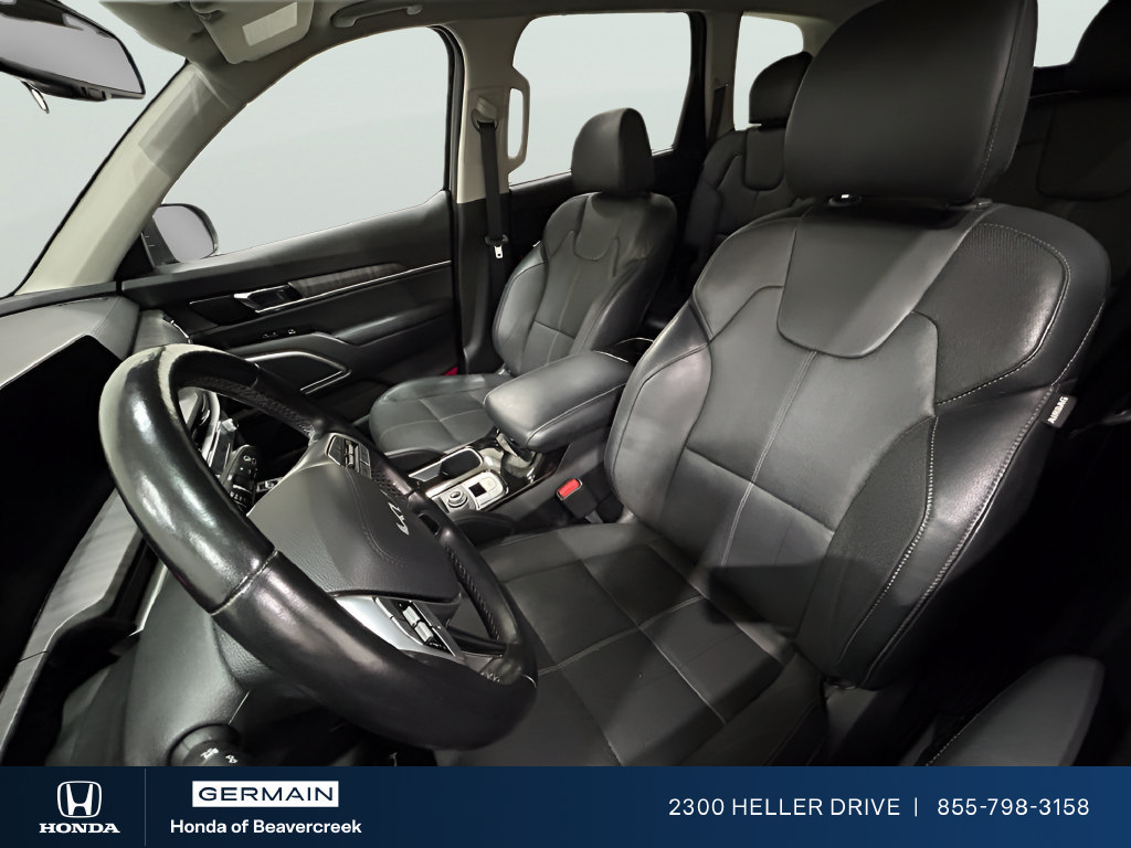 Used 2023 Kia Telluride EX w/ EX Captain's Chair Package AWD/4WD image 21