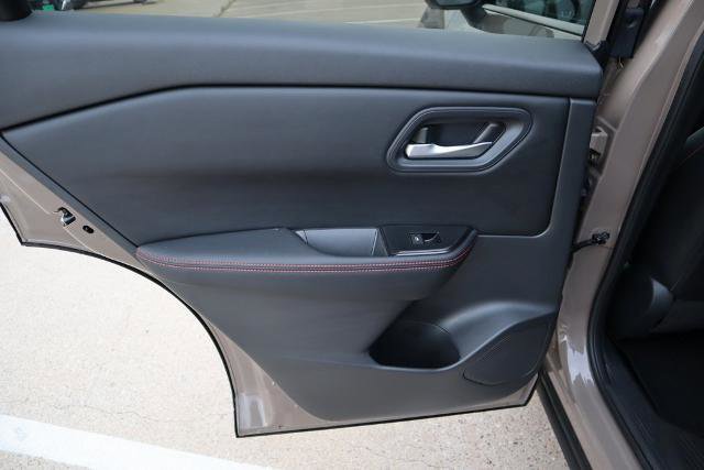 Certified 2025 Nissan Rogue SV image 14