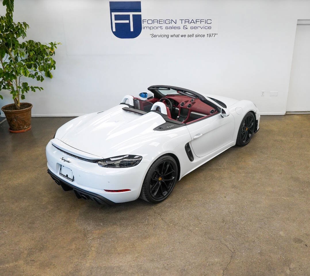 Used 2020 Porsche 718 Boxster Spyder RWD image 38