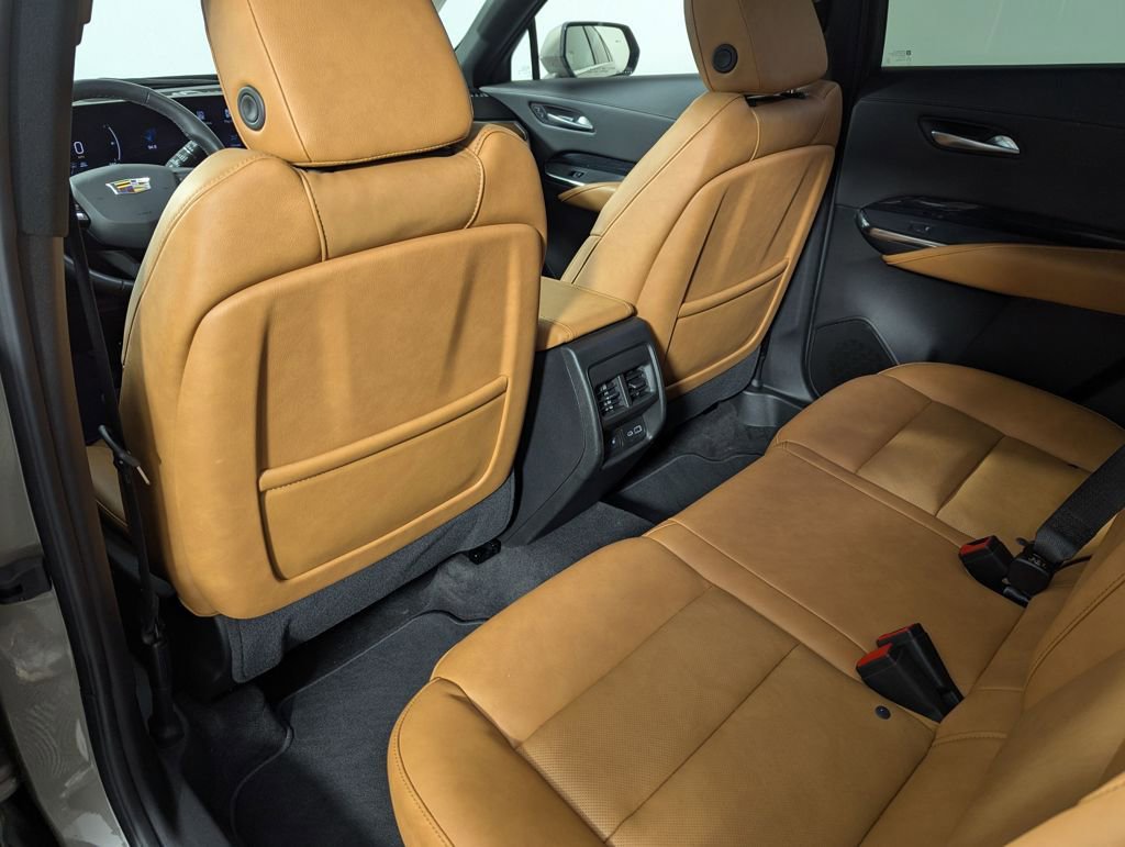 Used 2025 Cadillac XT4 Premium Luxury image 22