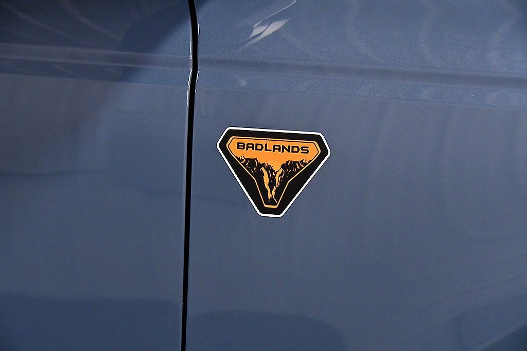 Used 2025 Ford Bronco Badlands image 10