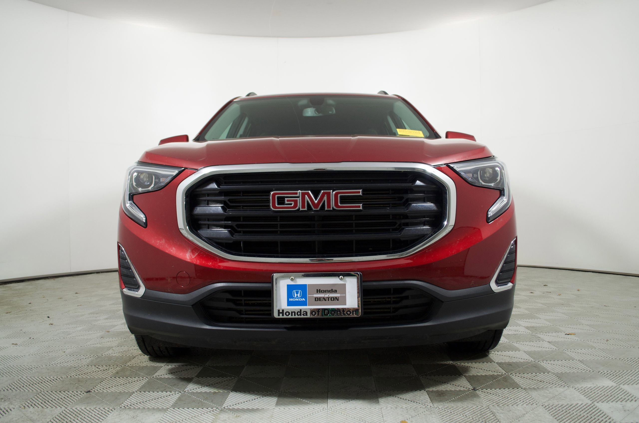 Used 2019 GMC Terrain SLE w/ Driver Convenience Package image 3