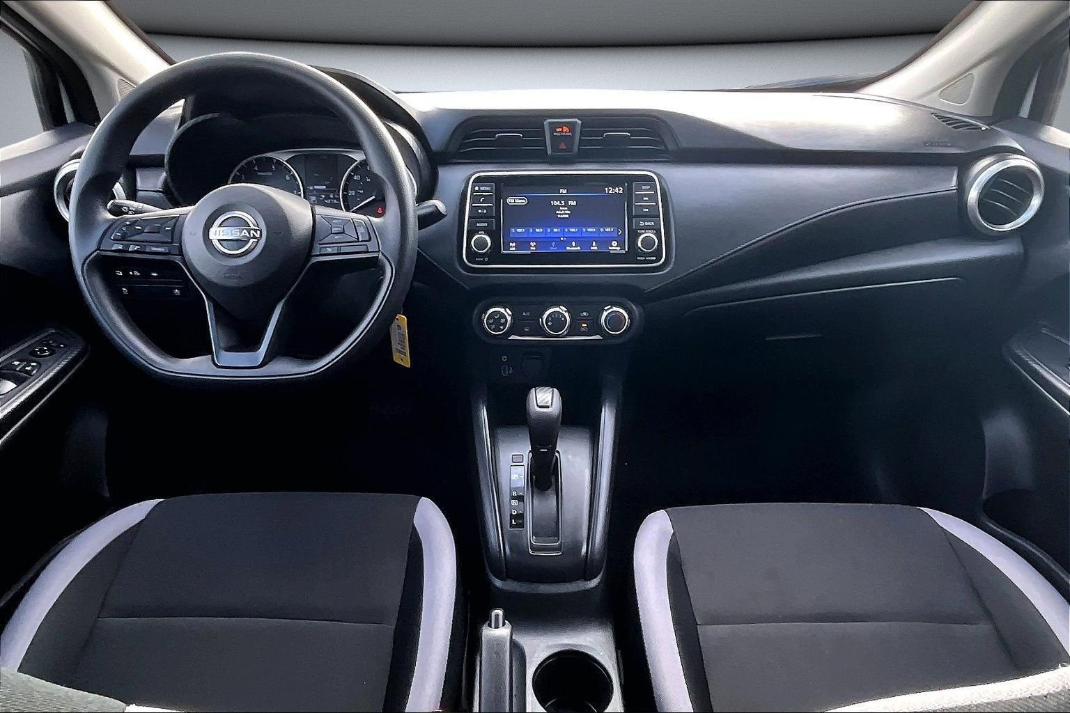 Used 2025 Nissan Versa S w/ Trunk Package image 7