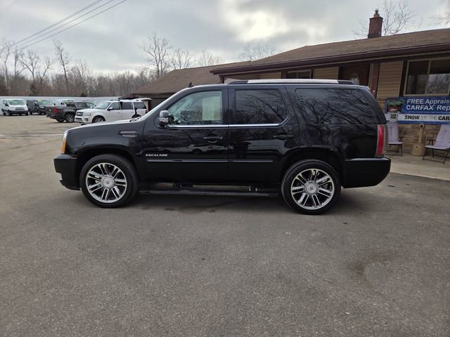Used 2013 Cadillac Escalade Premium AWD/4WD image 3