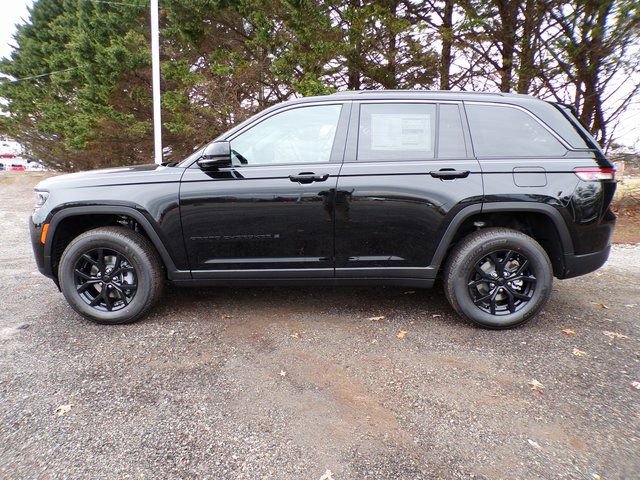 New 2026 Jeep Grand Cherokee Altitude AWD/4WD image 2
