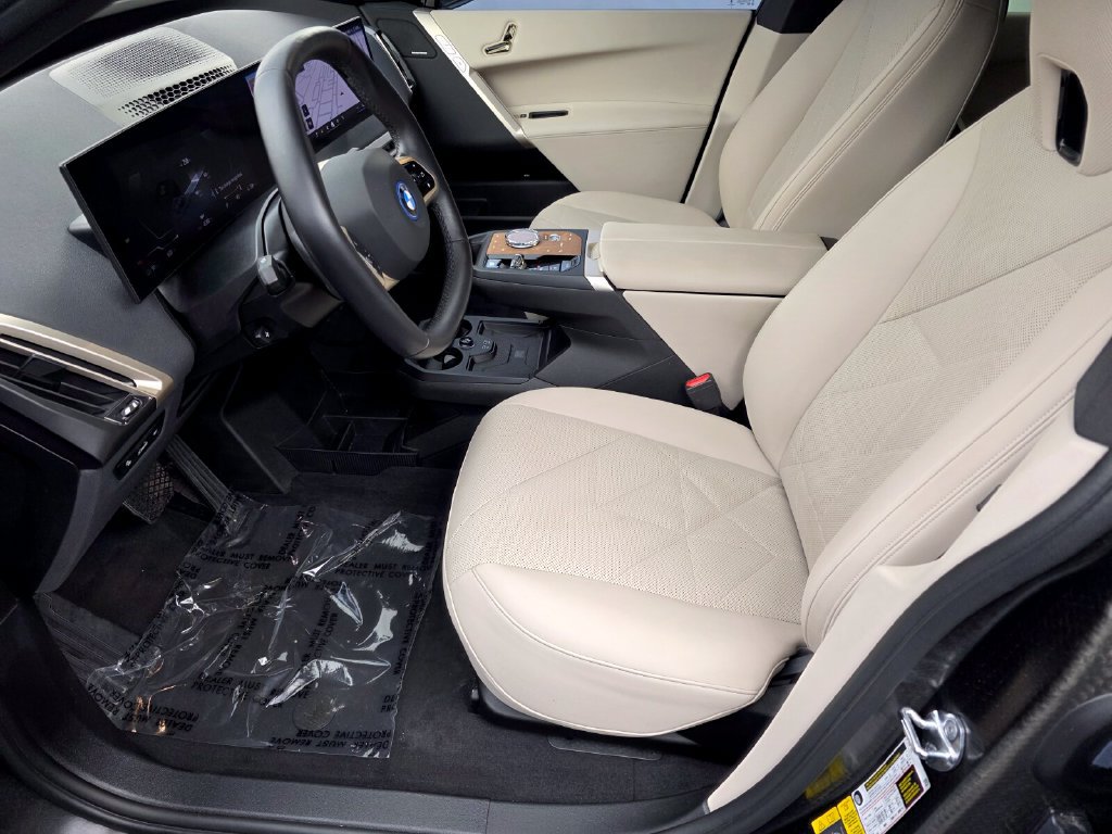 Certified 2024 BMW iX xDrive50 w/ Sport Package AWD/4WD image 9