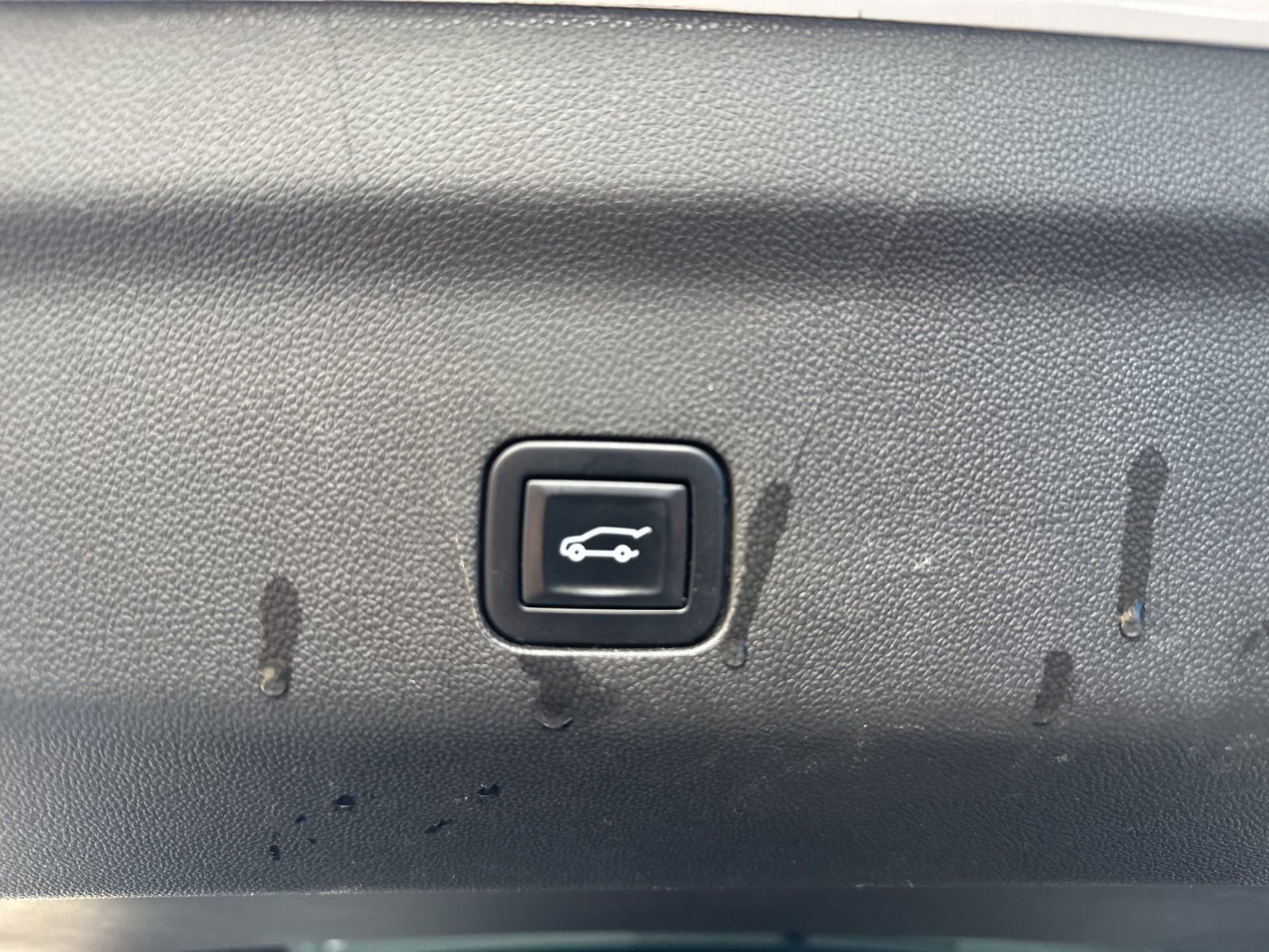 Used 2023 Chevrolet Suburban Z71 AWD/4WD image 14