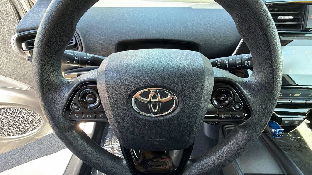 Used 2019 Toyota Prius LE AWD/4WD image 18