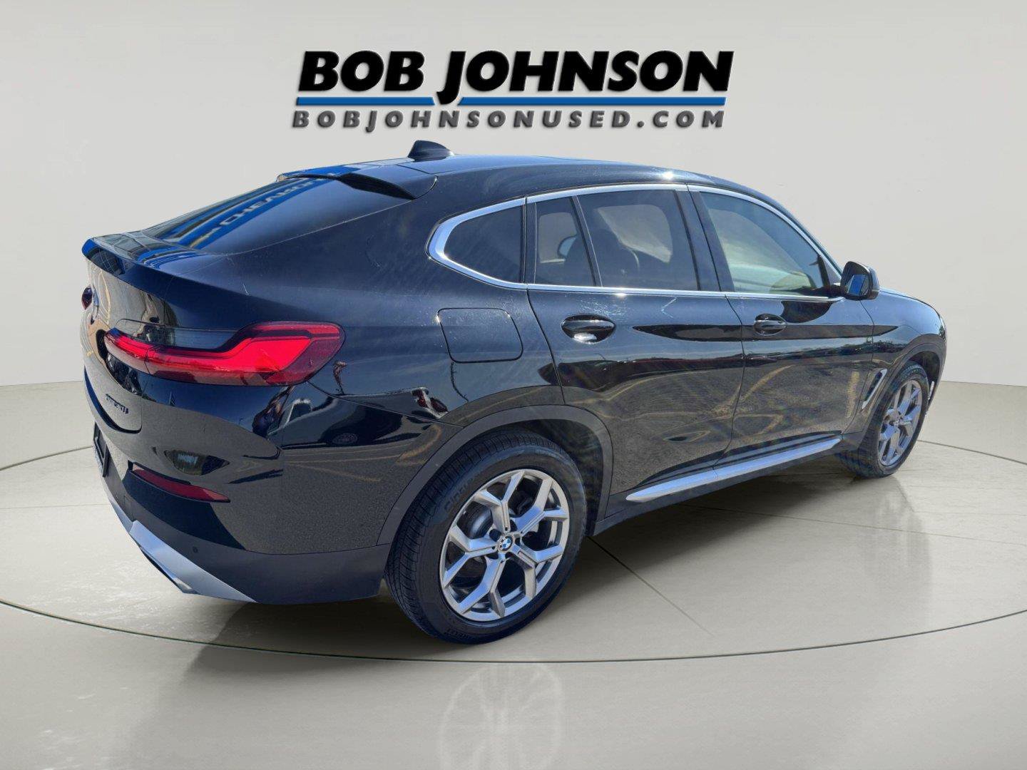 Used 2025 BMW X4 xDrive30i AWD/4WD image 3