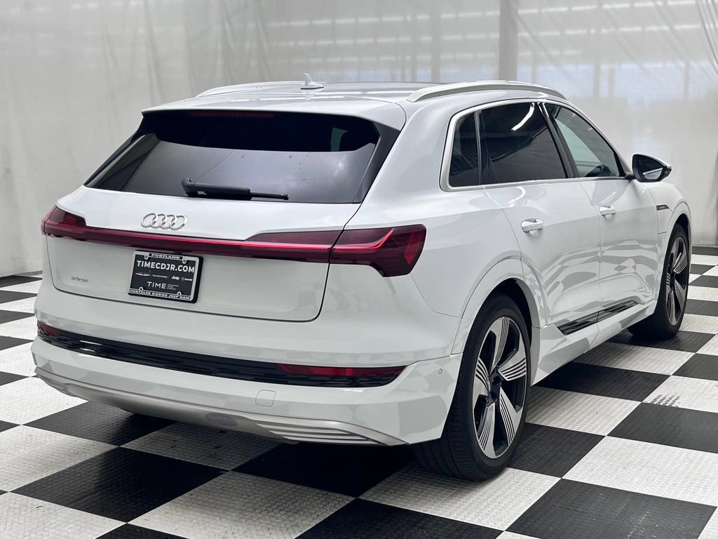 Used 2019 Audi e-tron Prestige w/ Prestige Package AWD/4WD image 7