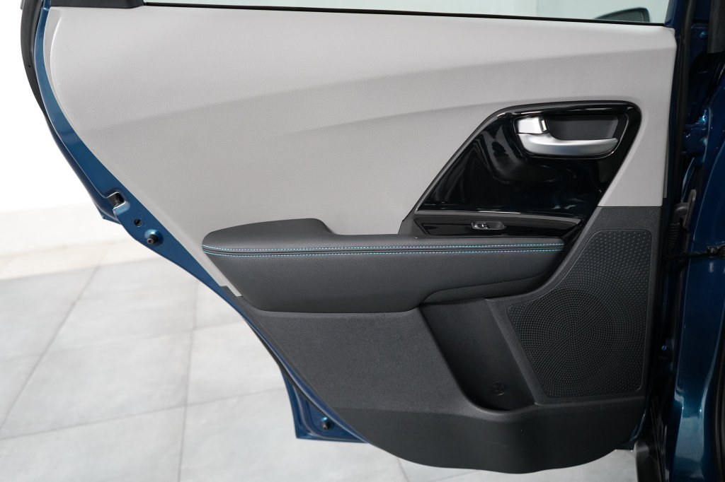 Used 2022 Kia Niro EX Premium FWD image 31