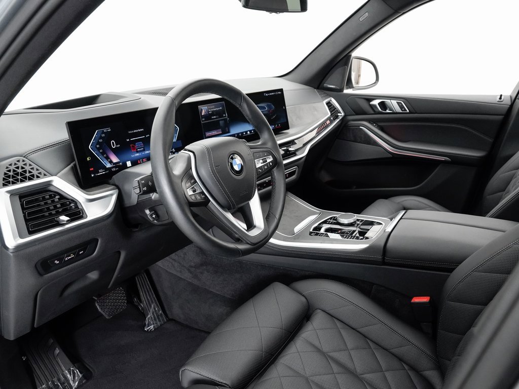 Used 2024 BMW X5 xDrive40i w/ Premium Package image 4