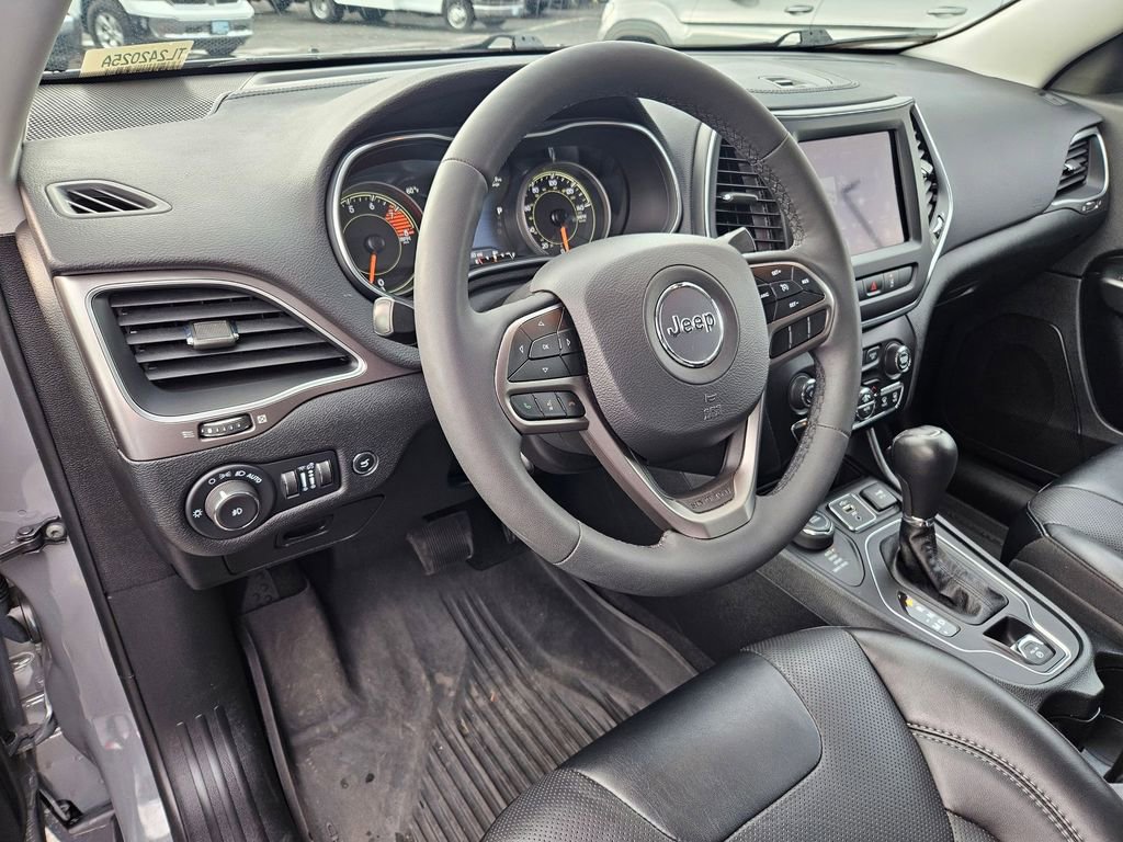 Used 2022 Jeep Cherokee Latitude Lux w/ Mopar Interior Package image 13