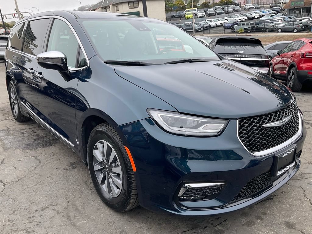Used 2023 Chrysler Pacifica Limited FWD image 75