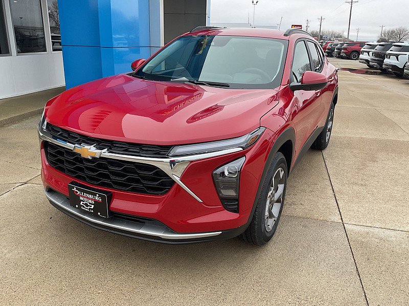 New 2026 Chevrolet Trax LT w/ Driver Confidence Package image 2