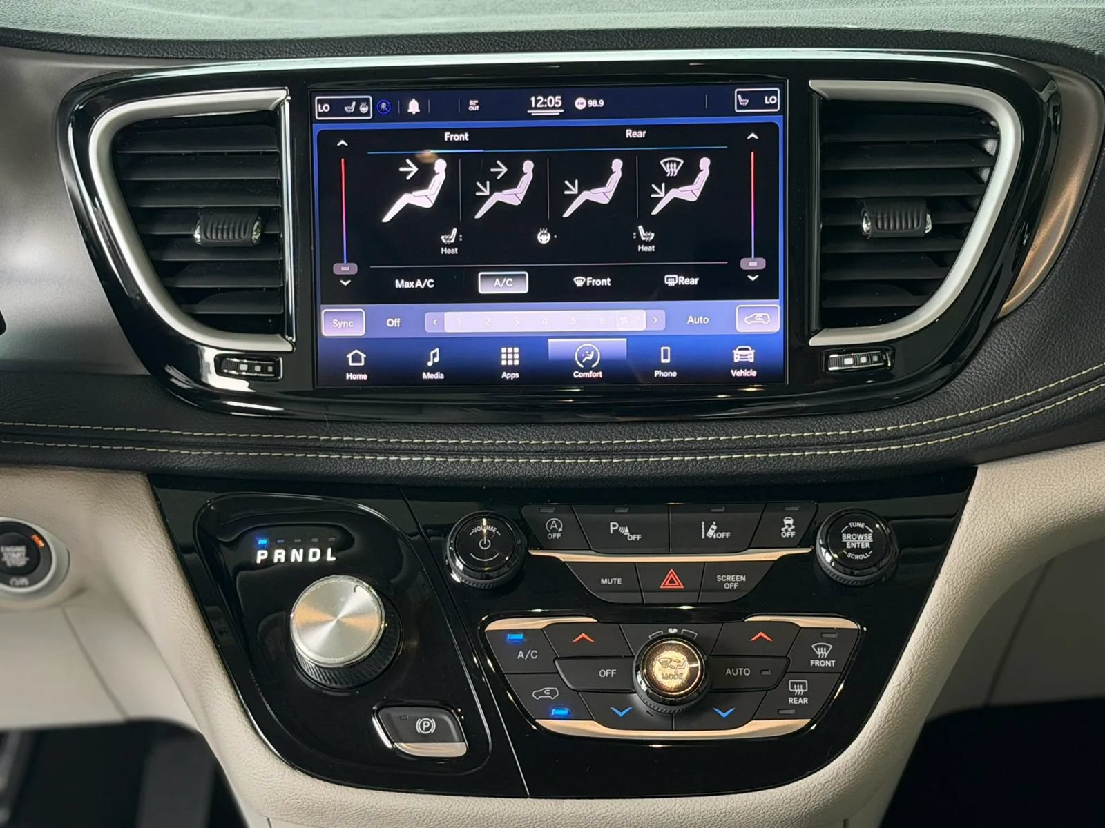 Used 2021 Chrysler Pacifica Touring-L FWD image 19