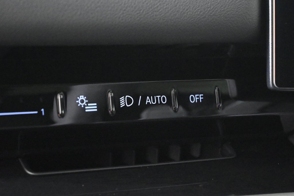 Used 2026 BMW 530i xDrive w/ M Sport Package AWD/4WD image 26