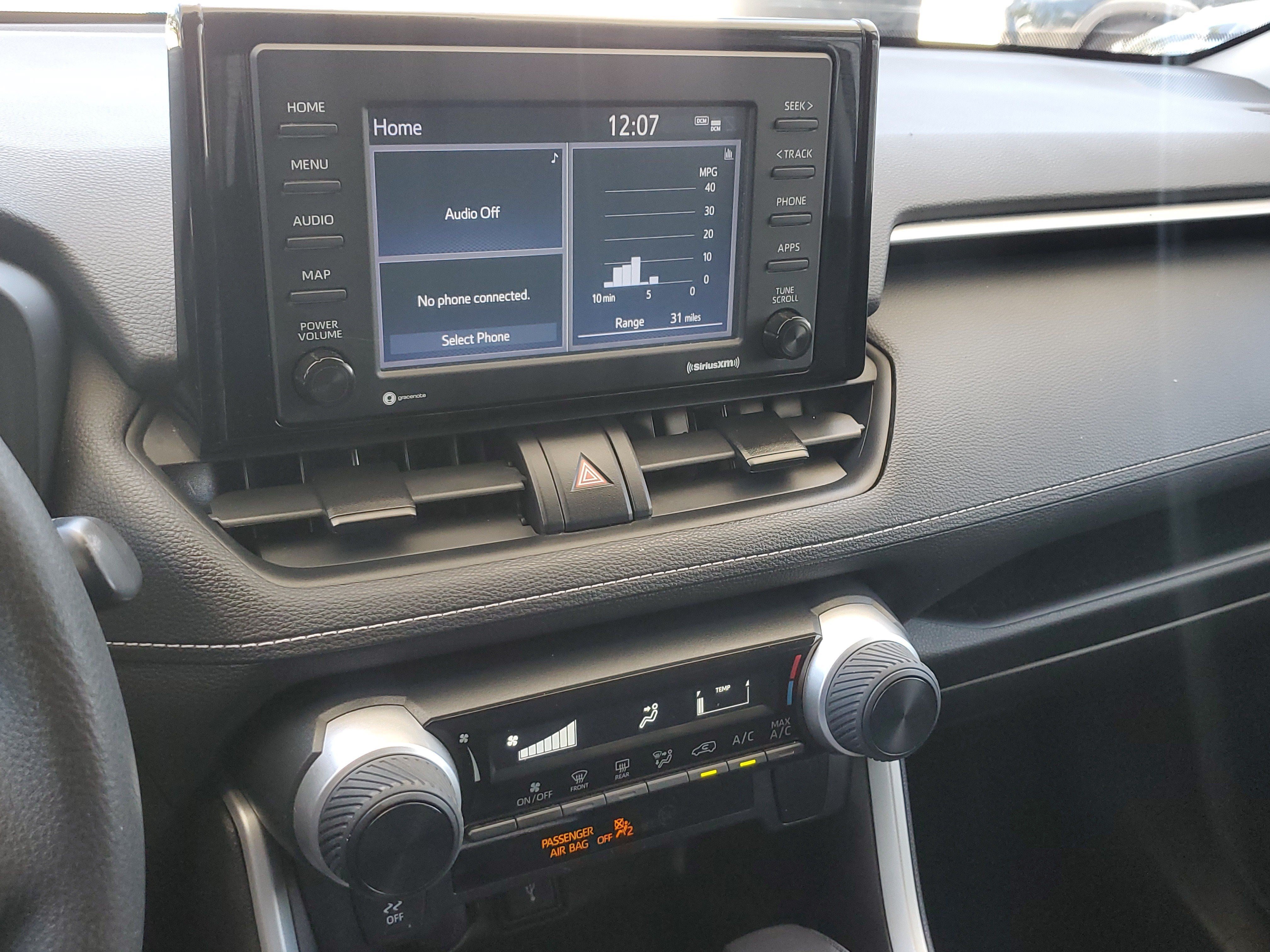 Used 2021 Toyota RAV4 LE FWD image 25