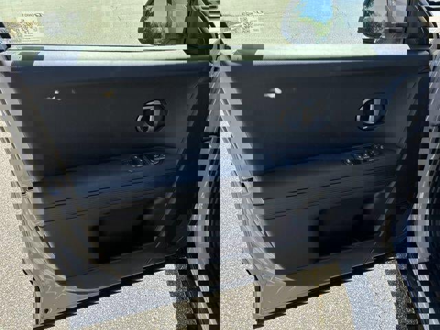 New 2025 Hyundai Ioniq 5 SE image 42