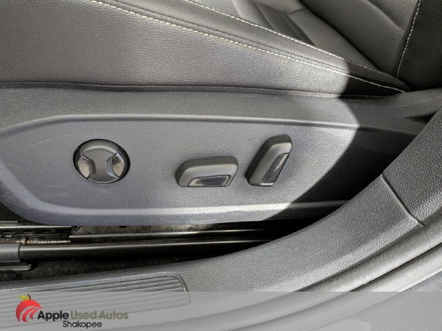 Used 2024 Volkswagen Jetta SE FWD image 12