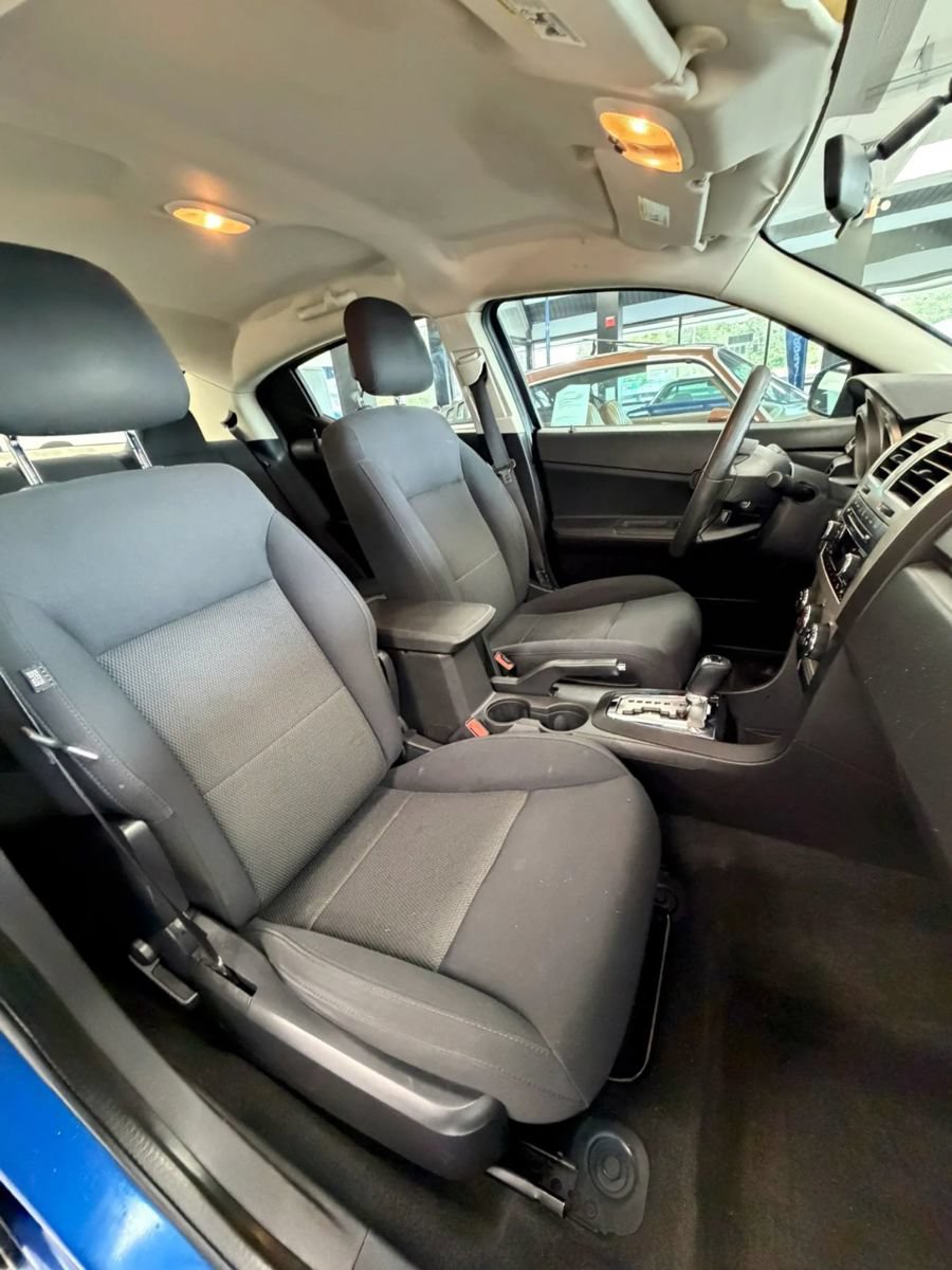 Used 2010 Dodge Avenger SXT FWD image 8