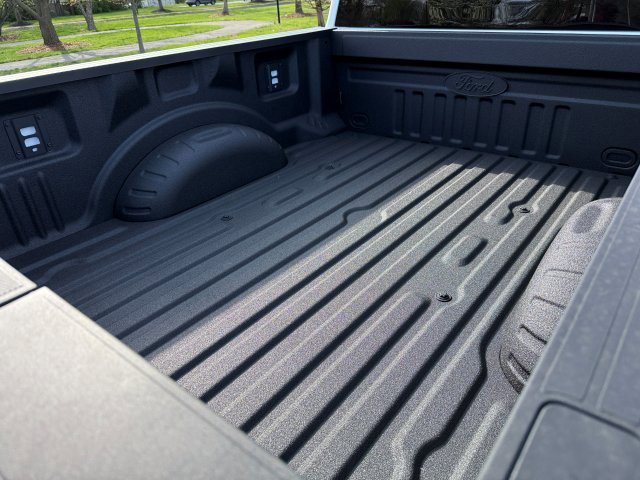New 2025 Ford F250 Lariat w/ Lariat Ultimate Package image 7
