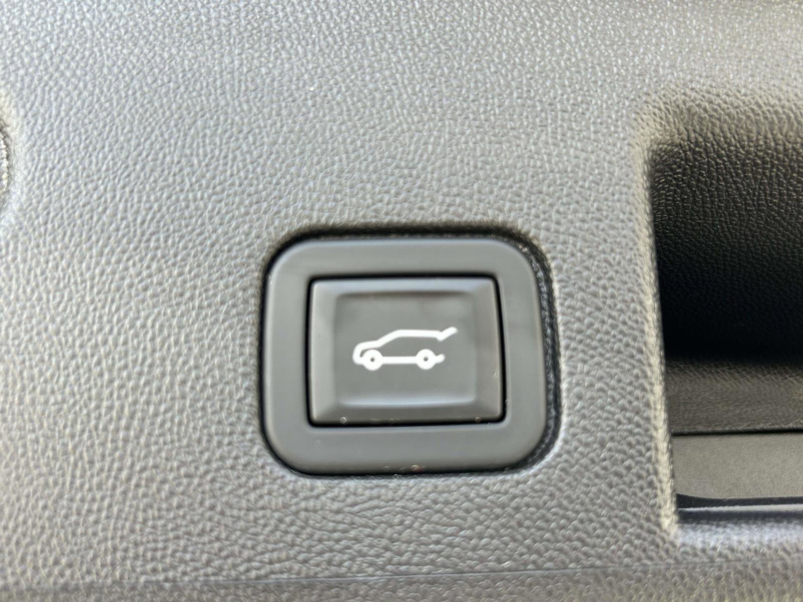 Used 2024 Chevrolet Equinox LT image 18