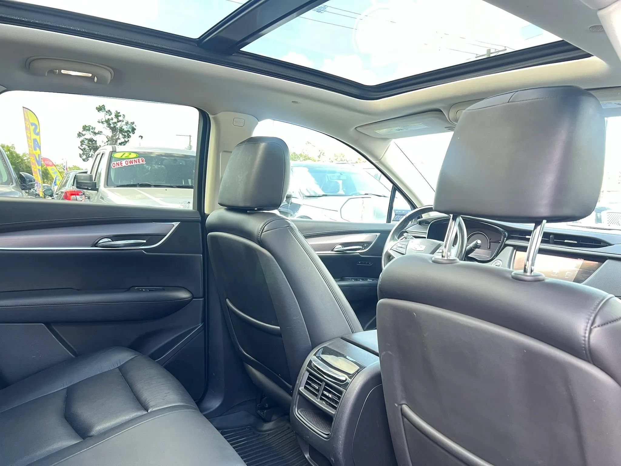 Used 2017 Cadillac XT5 Luxury w/ Driver Awareness Package FWD image 17