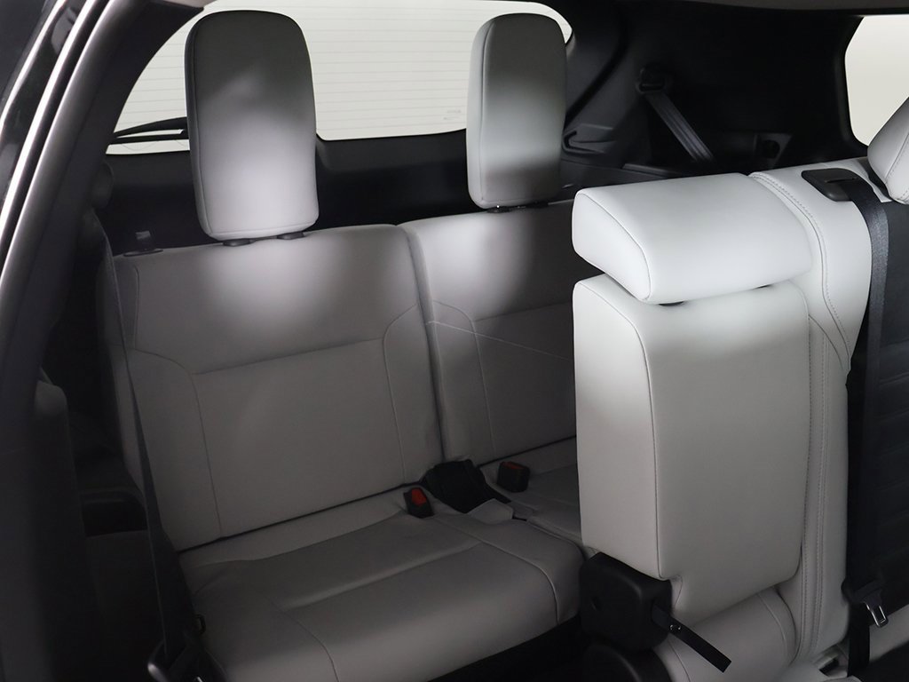 New 2025 Mitsubishi Outlander SE image 40