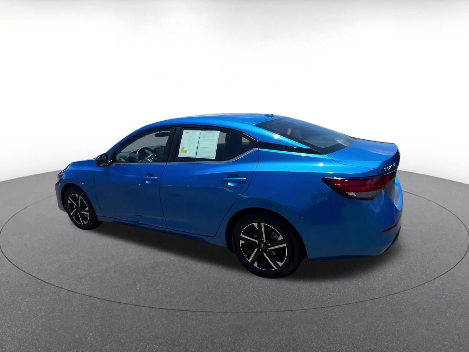 Used 2025 Nissan Sentra SV FWD image 10