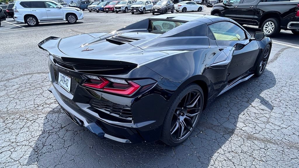 Used 2024 Chevrolet Corvette Z06 RWD image 5