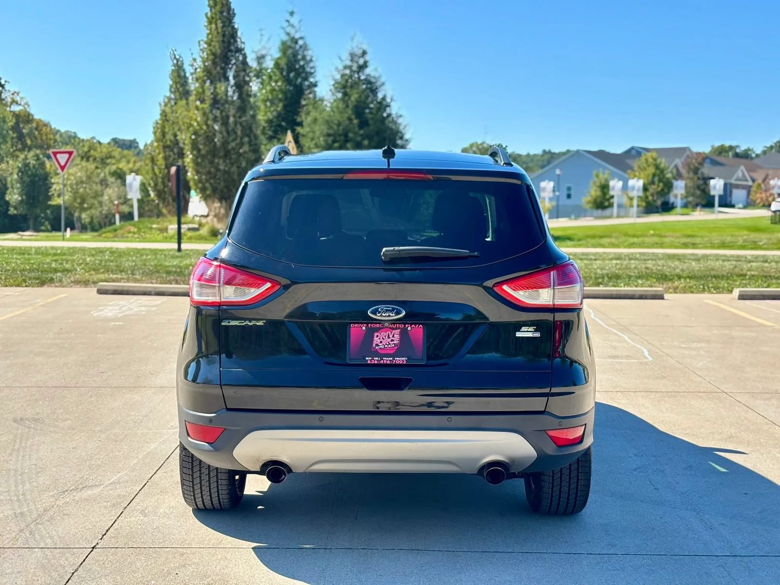 Used 2016 Ford Escape SE w/ Equipment Group 201A AWD/4WD image 7