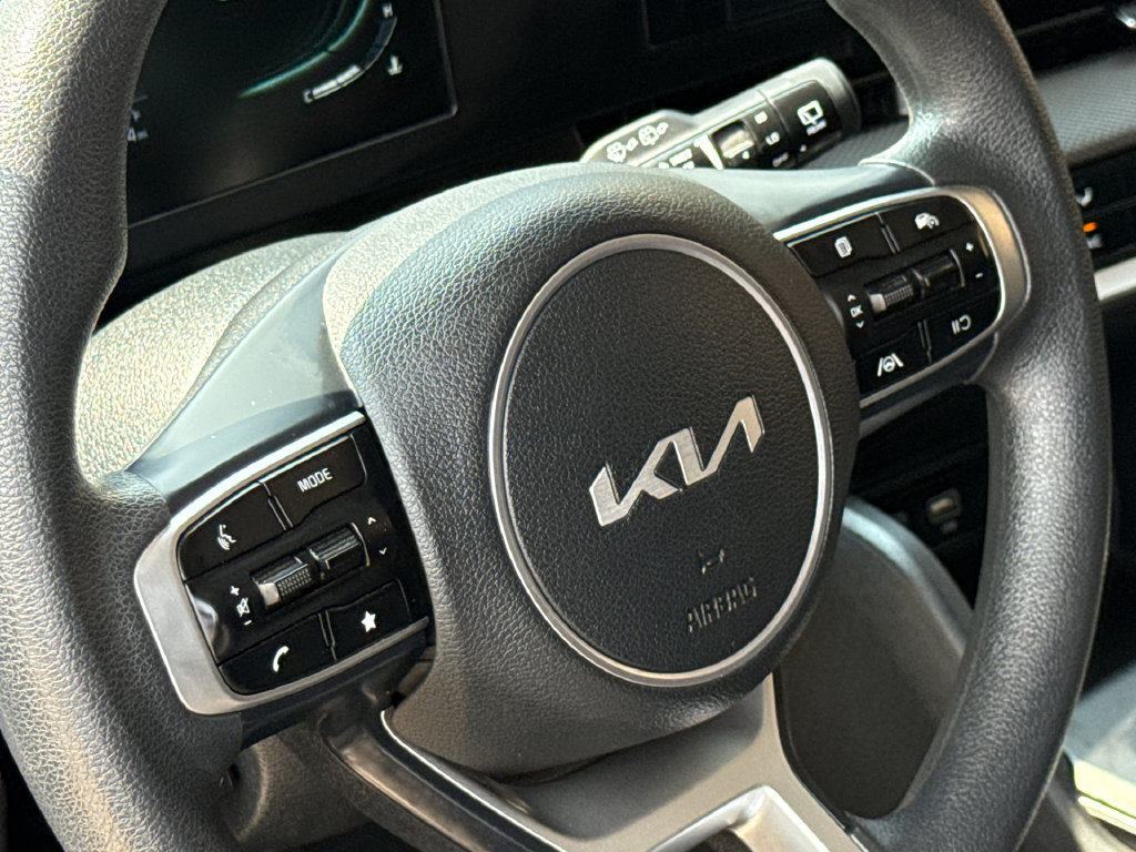 Used 2024 Kia Sportage LX FWD image 29