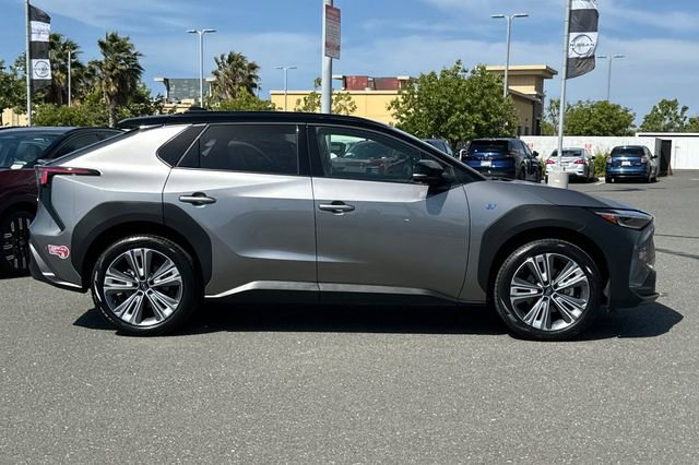 Used 2023 Subaru Solterra AWD image 3