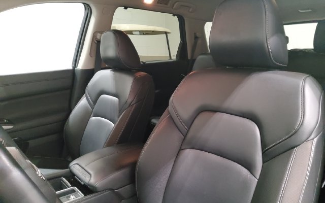 Used 2025 Nissan Pathfinder SL FWD image 20