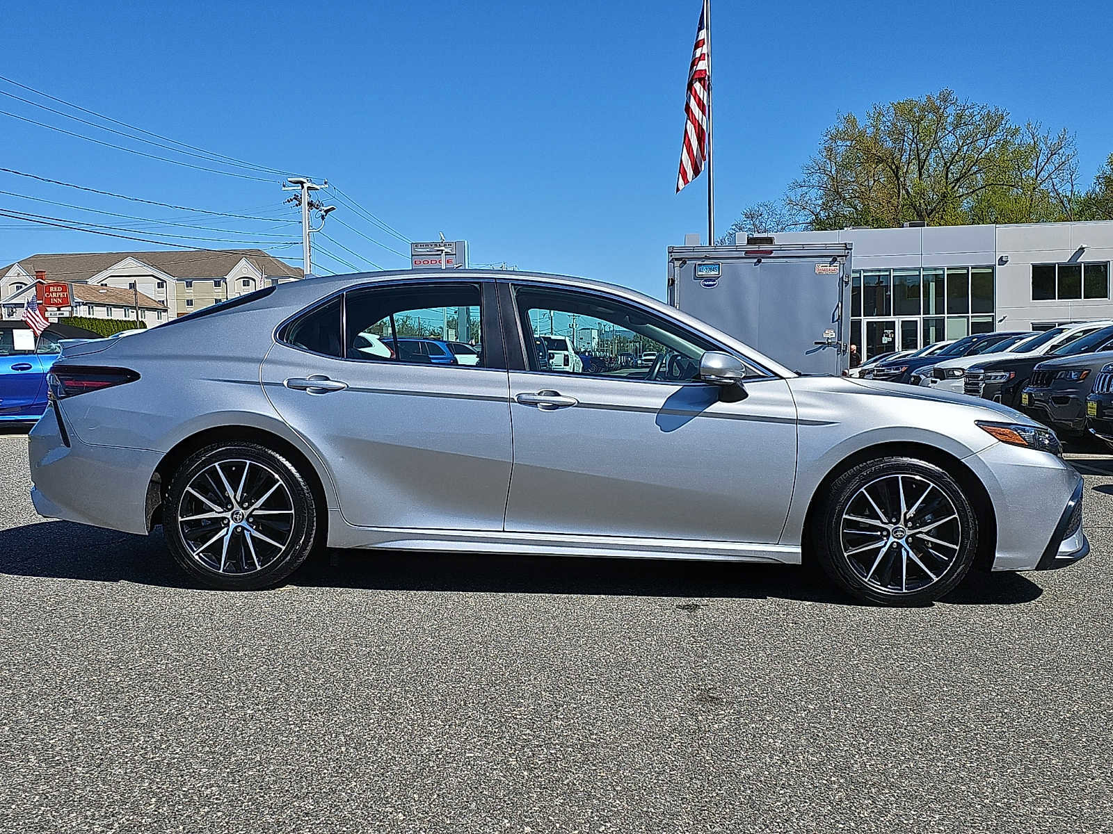 Used 2024 Toyota Camry SE FWD image 7