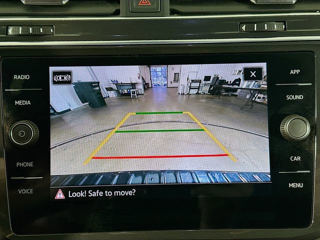 Used 2023 Volkswagen Tiguan SE R-Line image 23