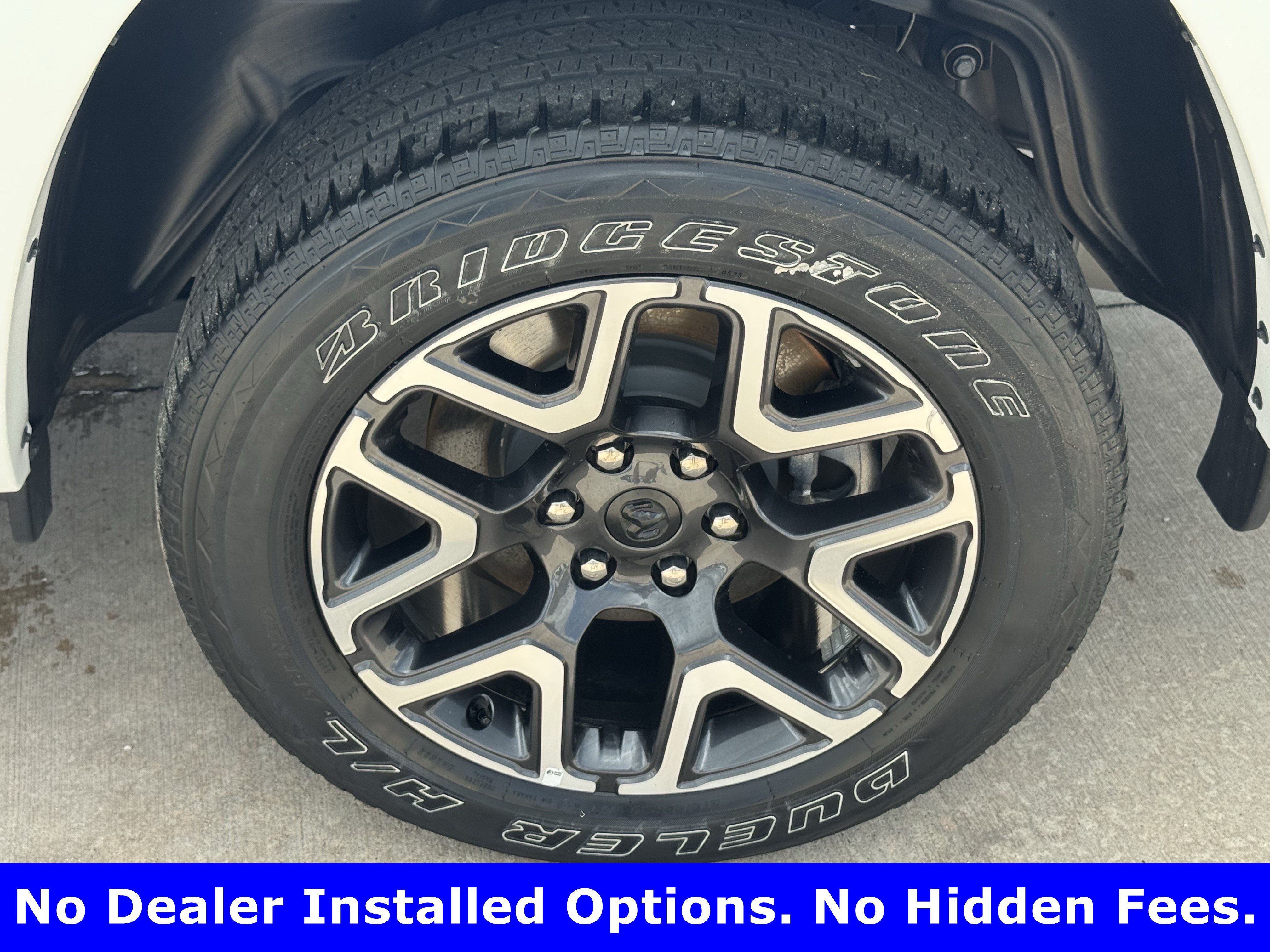 Used 2025 RAM 1500 Laramie w/ Sport Appearance Package AWD/4WD image 10