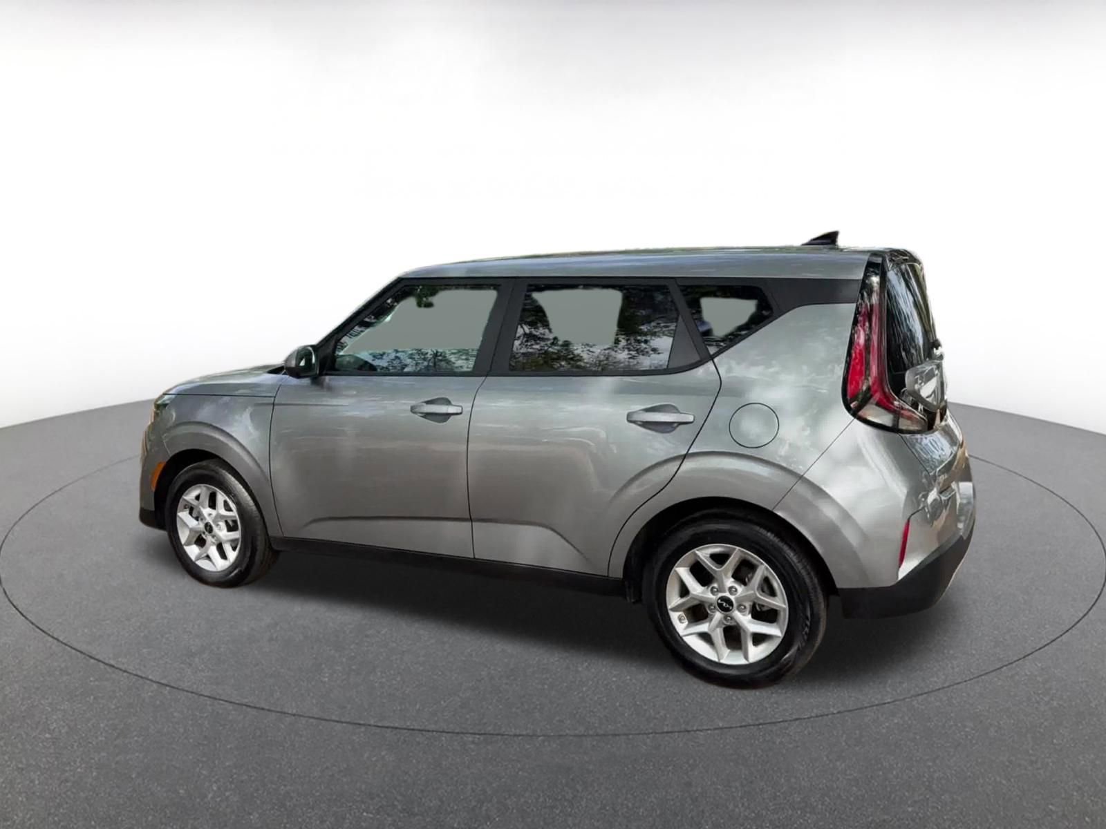 Used 2025 Kia Soul LX w/ LX Technology Package image 11