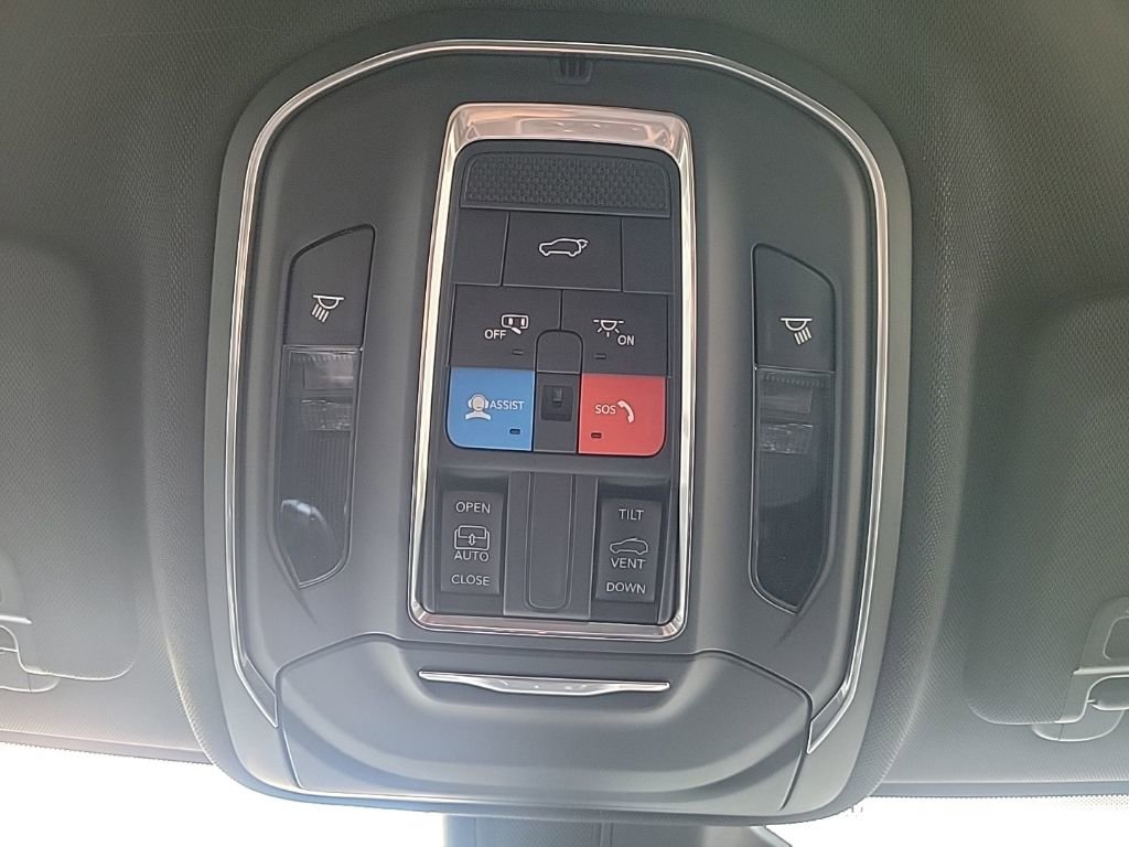 New 2026 Jeep Grand Cherokee Altitude image 15