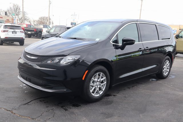 New 2026 Chrysler Voyager LX image 19