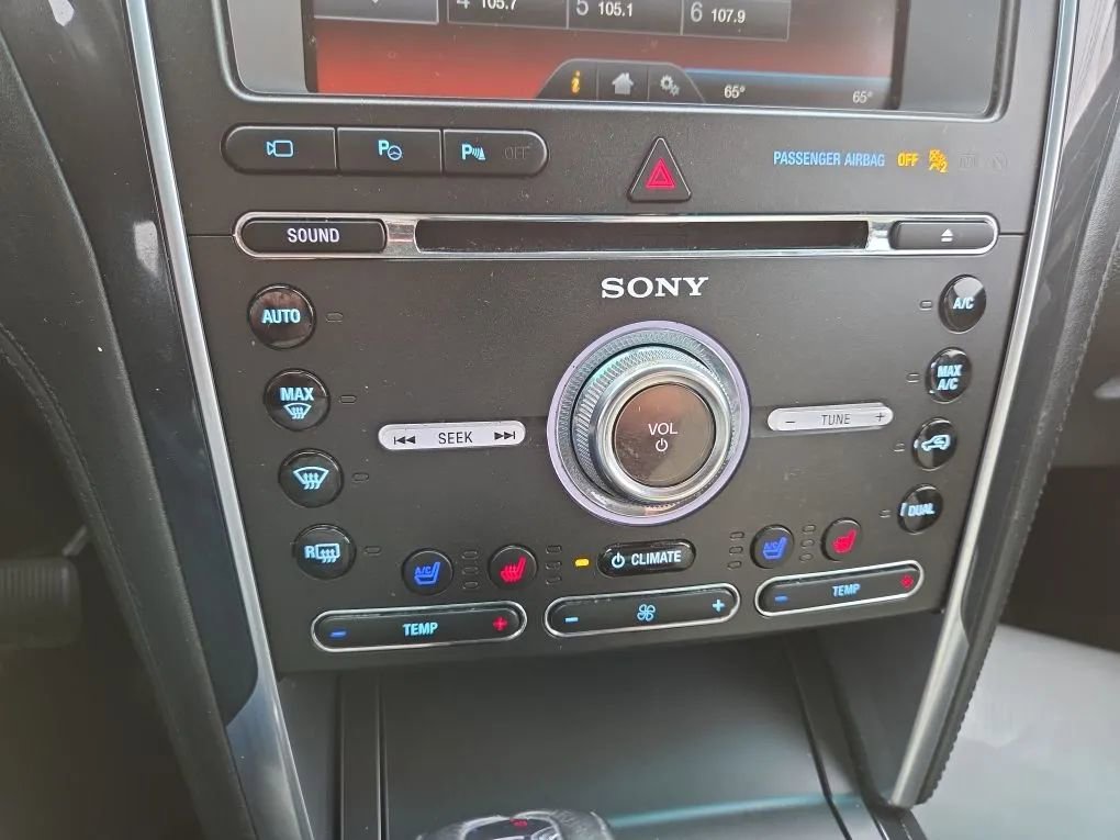 Used 2016 Ford Explorer Platinum image 13