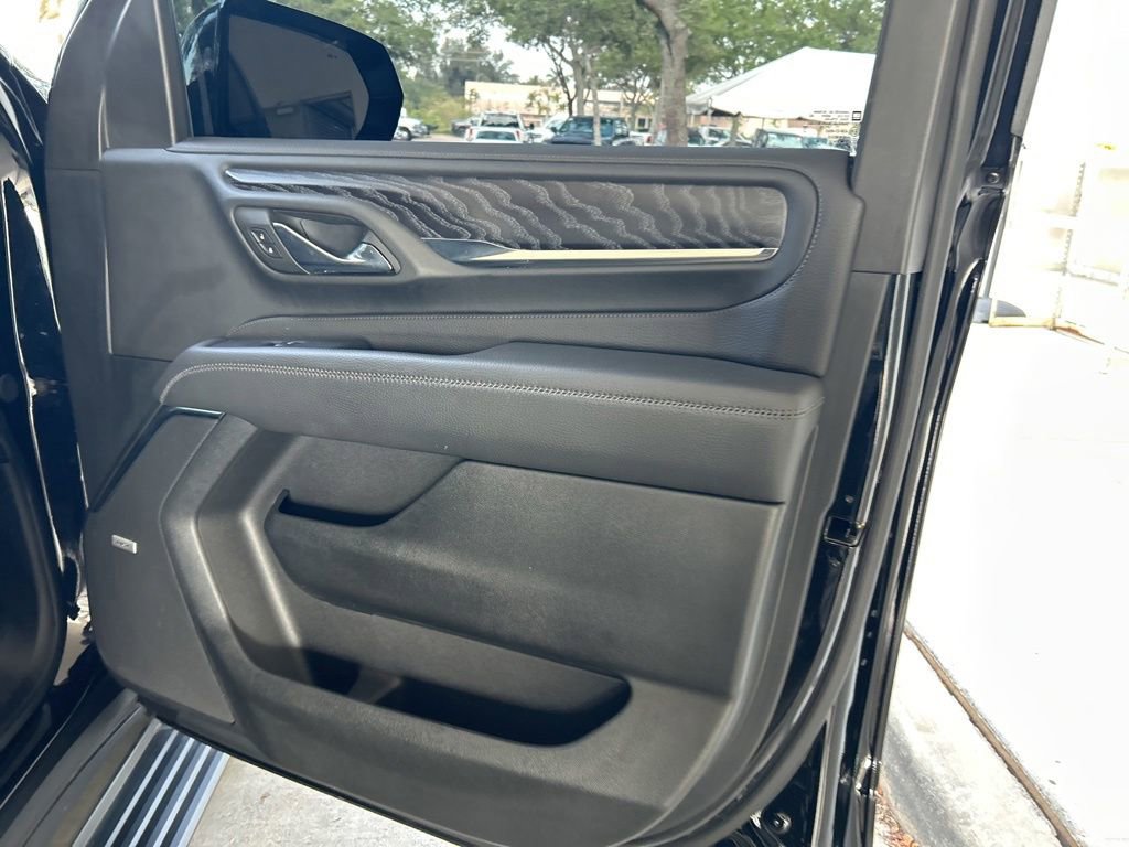 Used 2024 GMC Yukon Denali w/ Denali Reserve Package AWD/4WD image 26