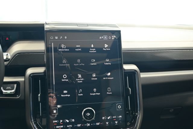 New 2026 GMC Yukon XL AT4 w/ AT4 Premium Plus Package AWD/4WD image 18