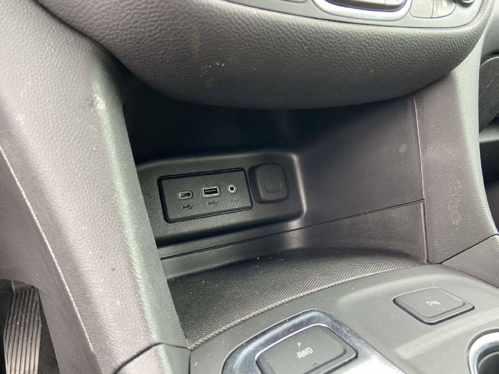 Used 2024 Chevrolet Equinox LT AWD/4WD image 27