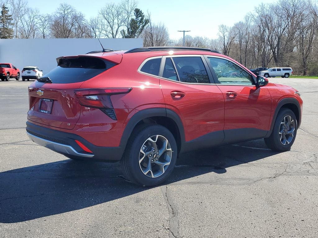 New 2026 Chevrolet Trax LT w/ Driver Confidence Package FWD image 4